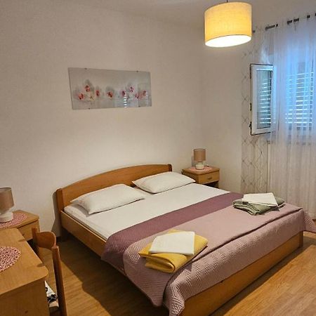 Apartmani Fani Supetar Exteriér fotografie